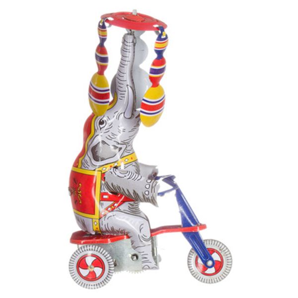 Sirkuselefant på scooter